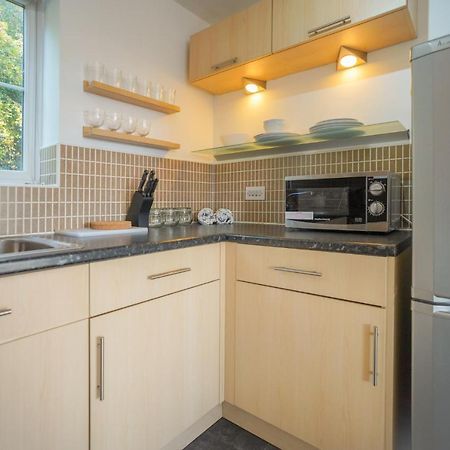 Stylish Apartment With Private Parking Cardiff Eksteriør billede