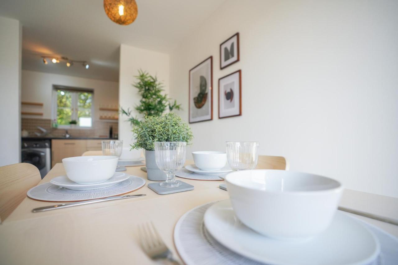 Stylish Apartment With Private Parking Cardiff Eksteriør billede