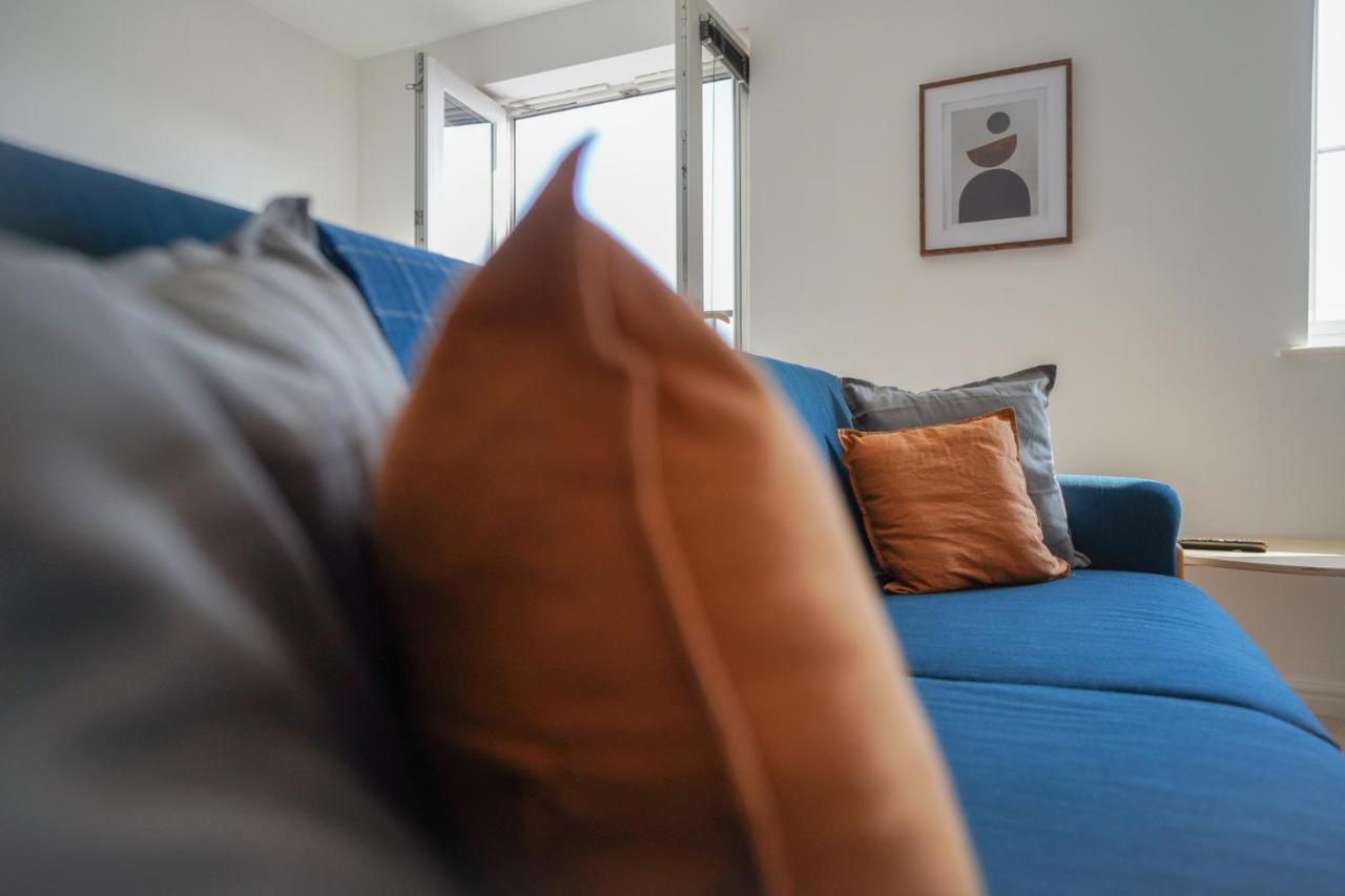Stylish Apartment With Private Parking Cardiff Eksteriør billede