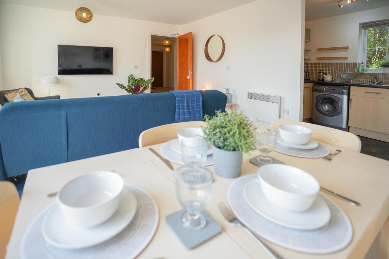 Stylish Apartment With Private Parking Cardiff Eksteriør billede